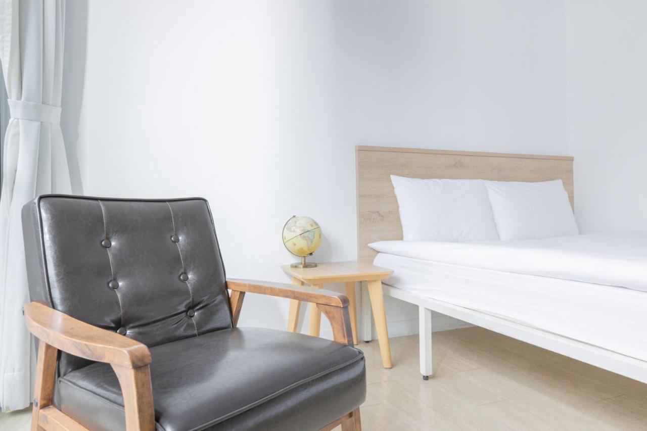 Owlstay Flip Flop Hostel - Garden Tajpej Zewnętrze zdjęcie
